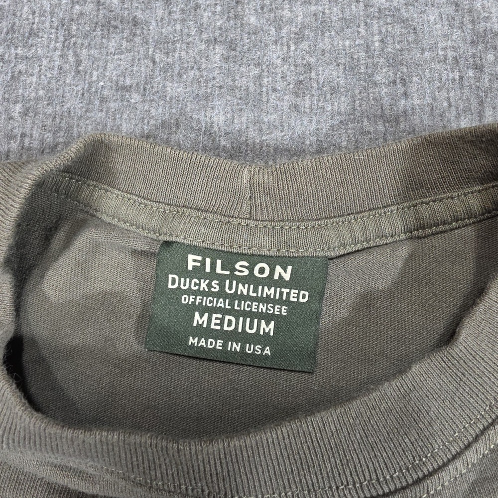 Filson Ducks Unlimited T Shirt Mens Medium Green Graphic Dog Made in USA Hunting - Picture 3 of 10